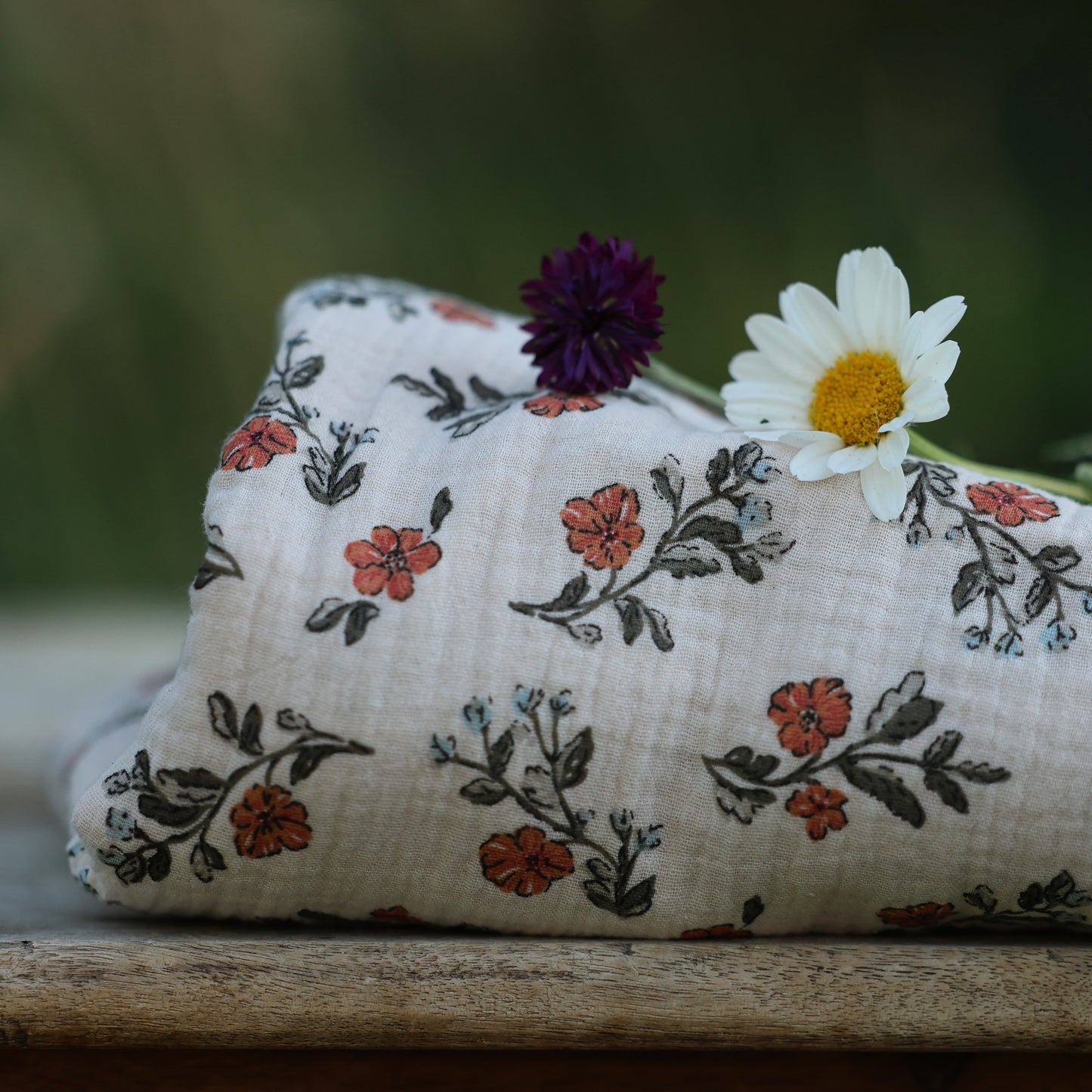 Coupon de double gaze gaufrée imprimée Fleurs des Champs, 100 % coton