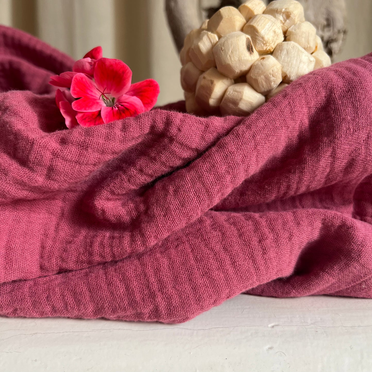 Coupon de double gaze gaufrée framboise, 100 % coton